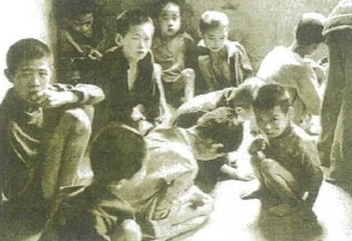 [부산=뉴시스] 부산 집단수용시설 영화숙·재생원에 수용돼 있던 원생들의 모습 (사진=진실·화해를위한과거사정리위원회 제공) 2025.02.26. photo@newsis.com *재판매 및 DB 금지