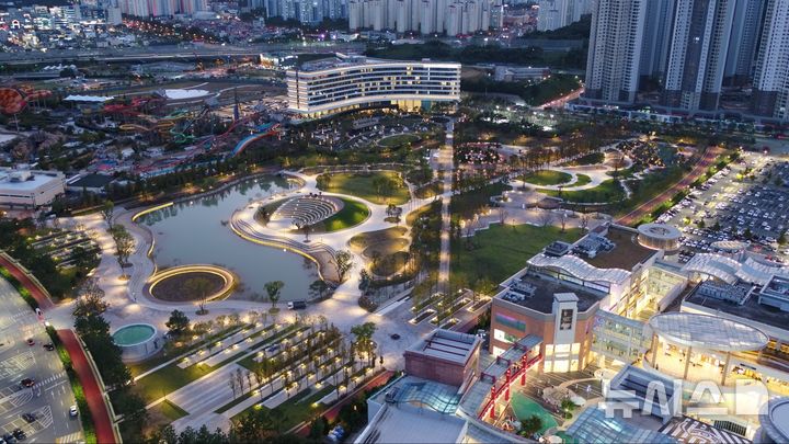 [김해=뉴시스]김해관광유통단지 전경. (사진=롯데 제공). 2025.2.26. photo@newsis.com