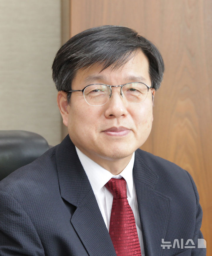 [서울=뉴시스]고려대학교 의과대학 미생물학교실 송진원 교수. (사진= 고려대의료원 제공) 2025.02.26. photo@newsis.com. 