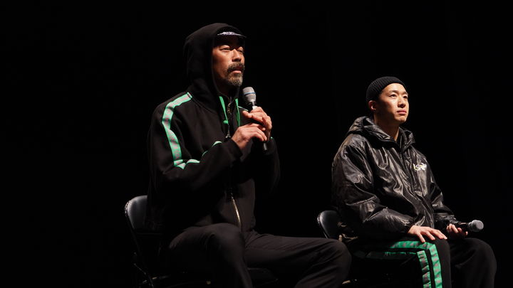 [서울=뉴시스] 26일 서울 서초구 예술의전당 CJ토월극장에서 열린 현대무용단 앰비규어스댄스컴퍼니 15주년 기념 공연 '바디콘서트' 프레스콜에 참석한 김보람 예술감독(왼쪽)과 장경민 대표 (사진=앰비규어스댄스컴퍼니 제공) 2025.02.26. photo@newsis.com *재판매 및 DB 금지