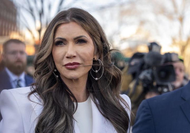 [워싱턴=AP/뉴시스] 크리스티 노엠 국토안보부 장관이 지난달 29일 백악관에서 기자들의 질문에 답하고 있다.2025.02.27. *재판매 및 DB 금지