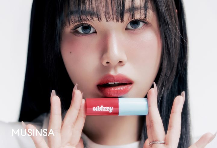 [서울=뉴시스] 오는 28일 론칭하는 위찌는 자유로움과 새로움을 추구하는 1721 세대 고객을 위한 영(Young) 뷰티 브랜드다. (사진=무신사 제공) *재판매 및 DB 금지