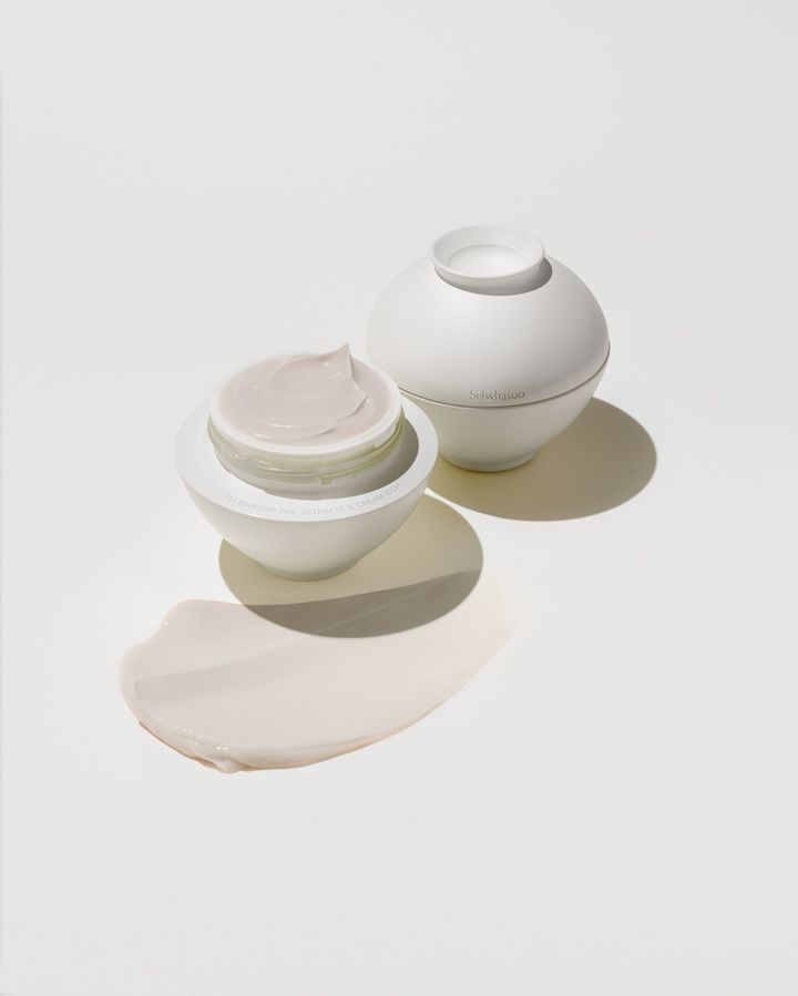 [서울=뉴시스] 아모레퍼시픽의 뷰티 브랜드 설화수가 진설 리버스 에이징(Reverse Aging) 기술이 집약된 '진설크림 리치'를 출시한다고 27일 밝혔다. (사진=아모레퍼시픽 제공) *재판매 및 DB 금지