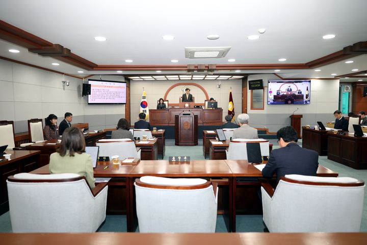 전북 진안군의회는 4일간의 일정으로 진행된 제298회 진안군의회 임시회를 폐회했다고 27일 밝혔다. *재판매 및 DB 금지