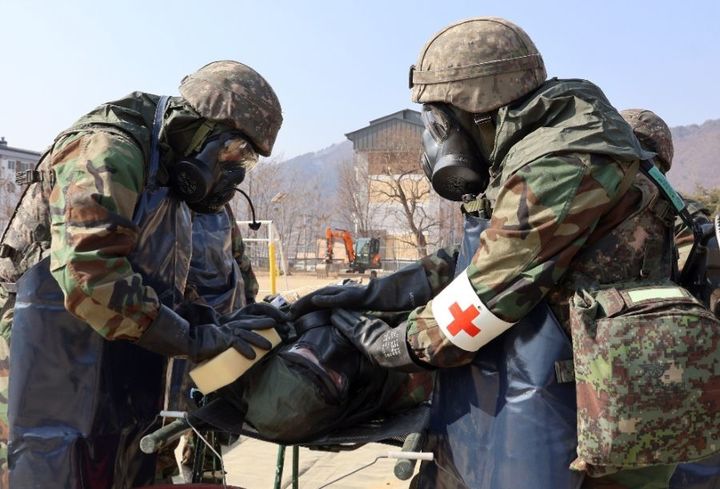 [인제=뉴시스] 27일 육군 제12보병사단은 지난 24일부터 오는 28일까지 5일간 강원 인제군과양구군 일대에서 혹한기 전술훈련을 진행하고 있다 고 밝혔다. 육군 제12보병사단 제공.&nbsp; *재판매 및 DB 금지