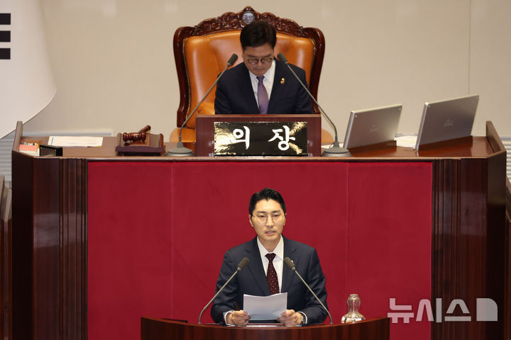 [서울=뉴시스] 권창회 기자 =박준태 국민의힘 의원이 지난 2월27일 오후 서울 여의도 국회에서 열린 제422회 국회(임시회) 제7차 본회의에서 명태균 특검법 반대 토론을 하고 있다. 2025.02.27. kch0523@newsis.com