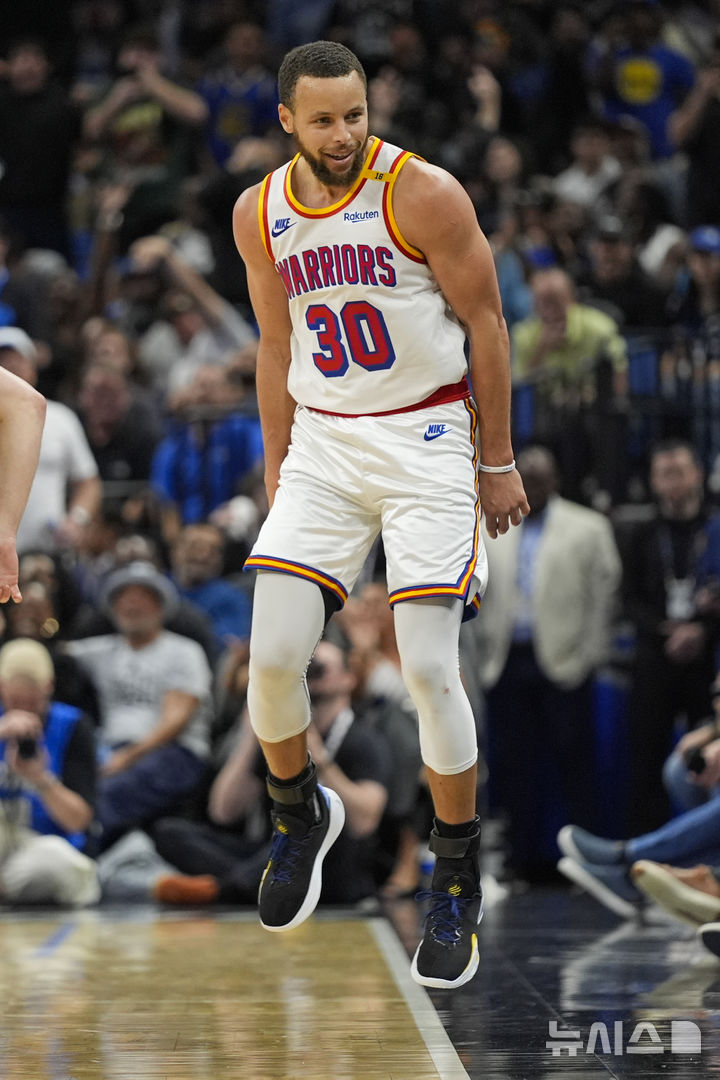 [올랜도=AP/뉴시스] 미국프로농구(NBA) 골든스테이트 워리어스의 스테판 커리. 2025. 2. 27.