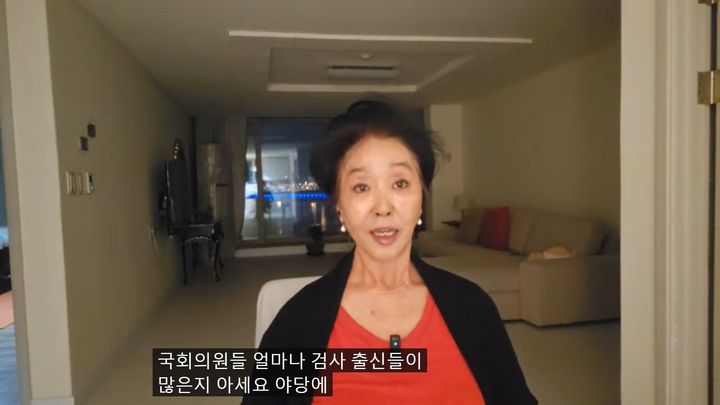[서울=뉴시스] 배우 김부선이 이재명 더불어민주당 대표를 맹비난하며, 한동훈 전 국민의힘 대표에 대한 공개 지지를 27일 선언했다. (사진= 김부선 유튜브 캡처 ) 2025.02.28. photo@newsis.com *재판매 및 DB 금지