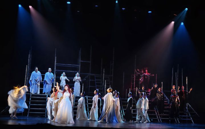 [서울=뉴시스] 조수원 기자 = 28일 서울 서초구 한전아트센터에서 열린 '오페라 칼레아 부타소로' 프레스콜에서 배우들이 시연하고 있다. 2025.02.28. tide1@newsis.com *재판매 및 DB 금지