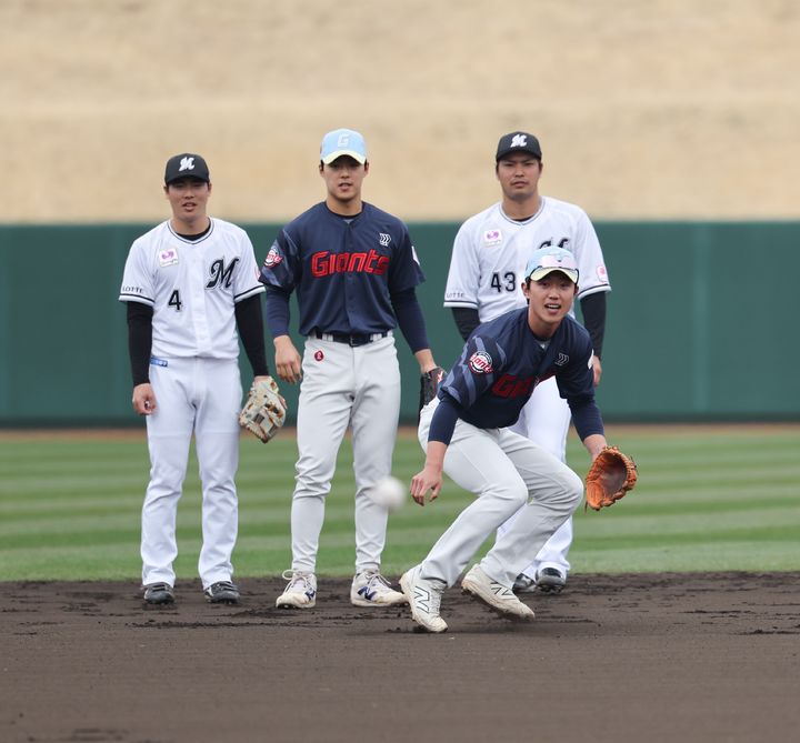 프로야구 롯데 자이언츠와 일본 프로야구 지바롯데 마린스의 합동 훈련. 2025.02.28. (사진=롯데 제공) *재판매 및 DB 금지