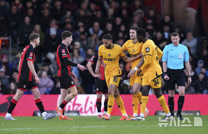 [본머스=AP/뉴시스]울버햄튼, 본머스에 져 FA컵 16강서 탈락. 2025.03.01.