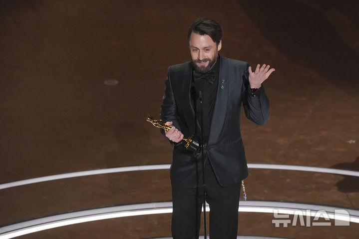 [97회 아카데미]키어런 컬킨 남우조연상…형을 뛰어넘다