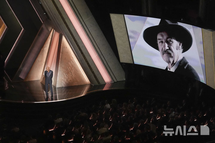 [97회 아카데미]션 베이커 '아노라' 작품·감독·여우주연 등 5관왕