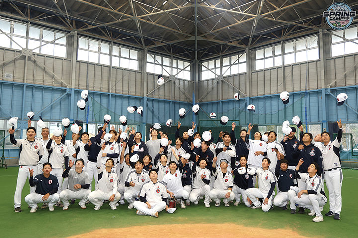 [서울=뉴시스] 프로야구 두산 베어스가 4일 지난 1월27부터 시작한 2025시즌 스프링캠프 일정을 마치고 인천국제공항을 통해 귀국한다. (사진=두산 베어스 제공) 2025.03.03. *재판매 및 DB 금지