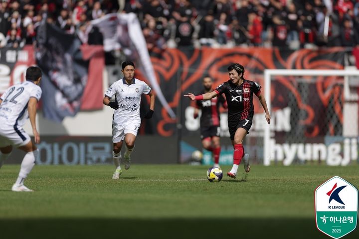 [서울=뉴시스] 하나은행 K리그1 2025 3라운드 FC서울 대 김천 상무의 맞대결. (사진=한국프로축구연맹 제공)