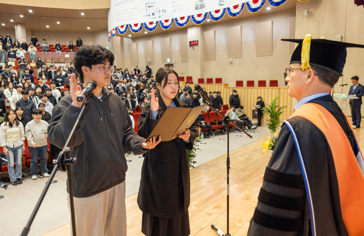 [진주=뉴시스]경상국립대, 2025학년도 입학식.(사진=경상국립대 제공).2025.03.04.jkgyu@newsis.com *재판매 및 DB 금지