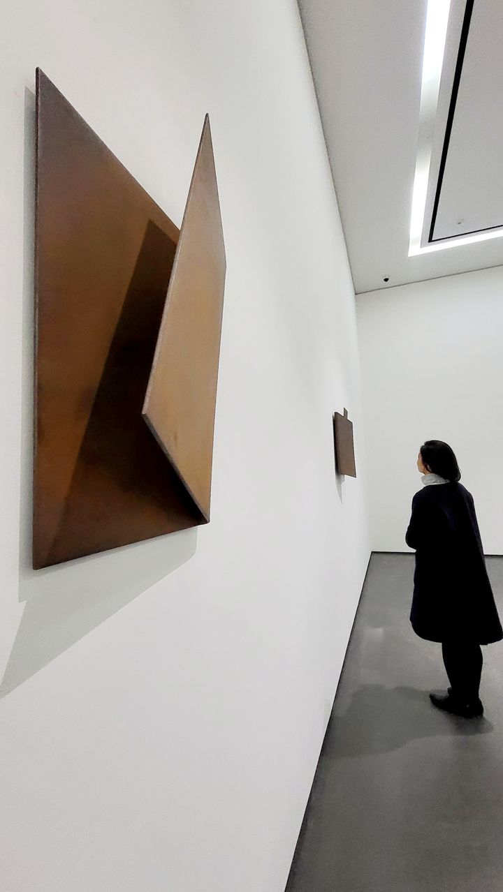 [사진=박현주미술전문기자] 우손갤러리 대구에서 펼치는 김인겸 개인전 전경. 2025.0304. hyun@newsis.com *재판매 및 DB 금지