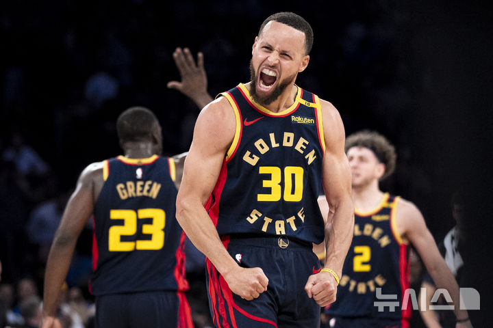 [뉴욕=AP/뉴시스] 미국프로농구(NBA) 골든스테이트 워리어스의 스테판 커리. 2025. 3. 4.
