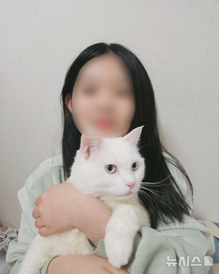 [인천=뉴시스] 지난달 26일 인천 서구 심곡동의 빌라 4층 주거지에서 발생한 화재로 닷새 만에 숨진 초등학교 5학년생 A(12)양의 생전 모습. (사진=유족 측 제공) 2025.03.05. photo@newsis.com *재판매 및 DB 금지