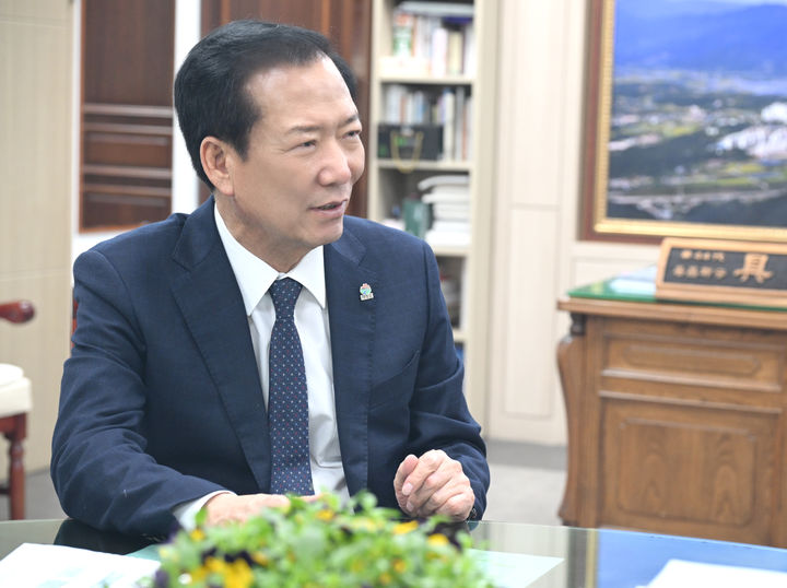 [거창=뉴시스] 5일 구인모 거창군수가 지방소멸관련 뉴시스와의 인터뷰를 하고 있다.(사진= 거창군 제공) 2025. 03. 05. shw1881@newsis.com *재판매 및 DB 금지 *재판매 및 DB 금지