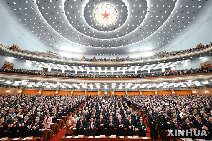 [베이징=신화/뉴시스] 5일 중국 베이징 인민대회당에서 전국인민대표대회(전인대) 개막식이 열리고 있다. 2025.03.05