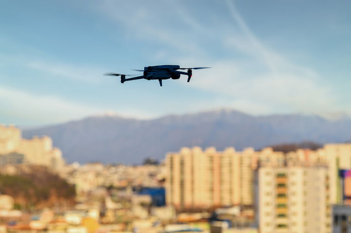 [영주=뉴시스] 드론이 영주 시가지를 날고 있다. (사진=영주시 제공) 2025.03.06. photo@newsis.com *재판매 및 DB 금지