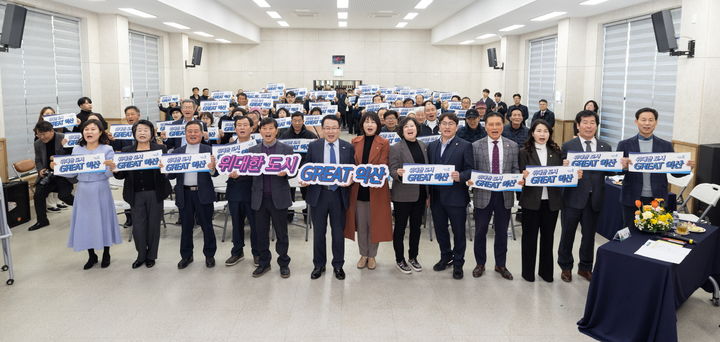 반환점 돈 정헌율 익산시장 읍·면 순회…'마을길 보수' 등 건의 쏟아져 