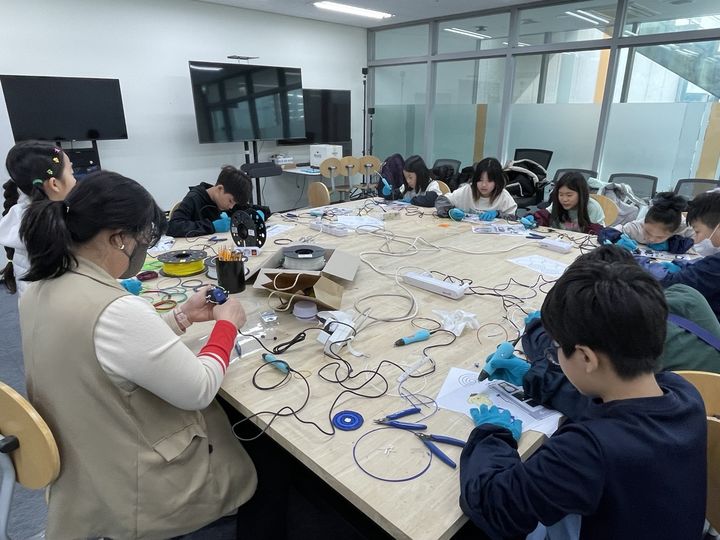 [서울=뉴시스] 3D펜. 2025.03.06. (사진=노원구 제공) *재판매 및 DB 금지