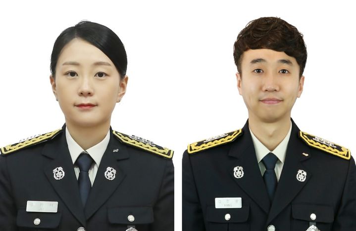 [부산=뉴시스] 비행기에서 의식을 잃고 쓰러진 승객을 구한 중부소방서 강문창 소방장(오른쪽)·강서소방서 조미나 소방장 부부 (사진=부산소방재난본부 제공) 2025.03.06. photo@newsis.com *재판매 및 DB 금지