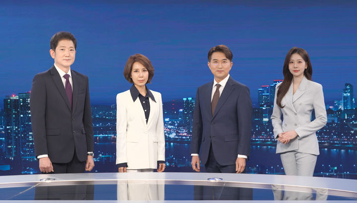 왼쪽부터 김현경, 이윤희, 김희수, 허유원.