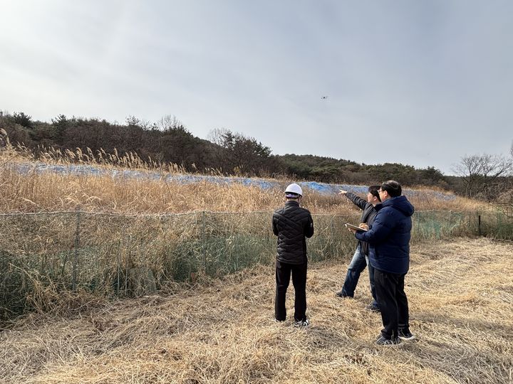 [울산=뉴시스] 울산시 울주군이 지난해 12월부터 지난달까지 관내 농지 불법성토에 대해 집중단속을 벌인 결과 불법행위 19건을 적발했다. (사진=울산 울주군 제공) photo@newsis.com *재판매 및 DB 금지