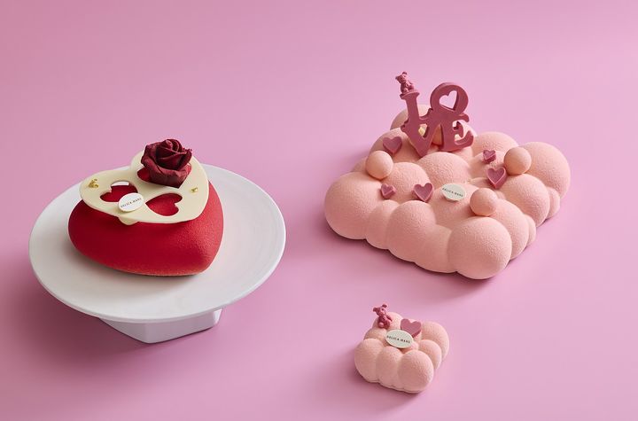 [부산=뉴시스] 부산 롯데호텔은 델리카한스(베이커리)에서 8~14일 레드벨벳 하트 모양의 케이크와 화이트 초콜릿 무스가 베이스인 러브버블 케이크 등을 판매한다. (사진=롯데호텔 제공) 2025.03.07. photo@newsis.com&nbsp; *재판매 및 DB 금지