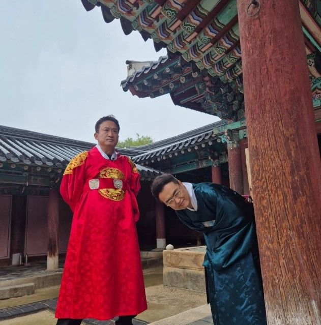 [서울=뉴시스] 개그맨 서경석은 지난 6일 뉴시스와 인터뷰에서 한국사 강사 최태성에게 고마움을 드러냈다. "최태성 선생님은 제 친구이자 스승이에요. 제가 한국사 공부 처음 시작할 때 최태성 선생님 강의를 다 듣고 시작을 했고요. 중간중간에 저한테 너무나 많은 정신적인 위로와 격려를 해줬던 사람이죠"라며 고마워했다. (사진=서경석 인스타그램 캡처) 2025.03.09. photo@newsis.com&nbsp; *재판매 및 DB 금지