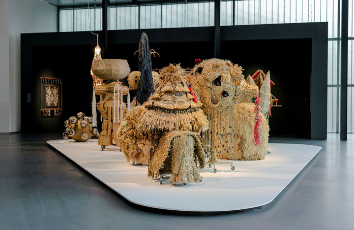 양혜규: 윤년 전시전경 네덜란드 쿤스트할 로테르담, 2025 Courtesy of the artist 사진: Marco De Swart 이미지 제공: 국제갤러리 *재판매 및 DB 금지