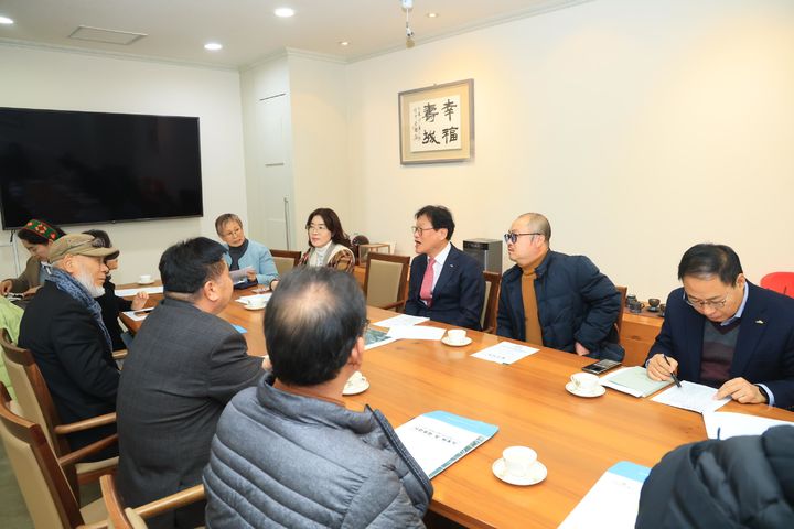 [대구=뉴시스] 대구 수성문화재단은 생각을 담는 길 전문가 모니터링단을 위촉했다. (사진 = 대구 수성문화재단 제공) 2025.03.09. photo@newsis.com *재판매 및 DB 금지