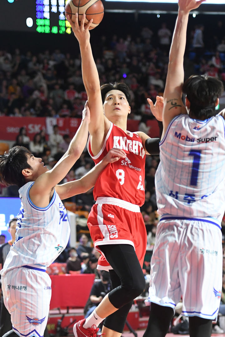 [서울=뉴시스] 프로농구 서울 SK의 안영준. (사진=KBL 제공) *재판매 및 DB 금지