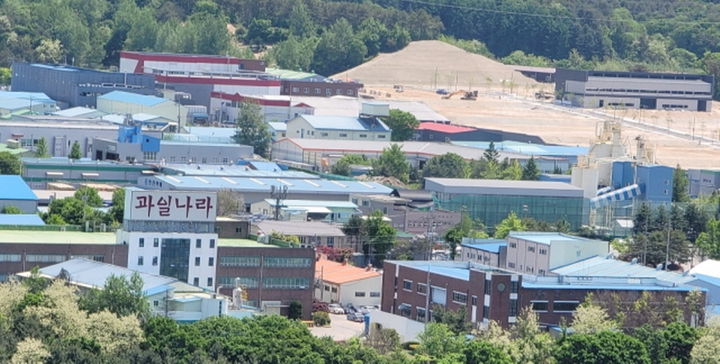  [춘천=뉴시스] 10일 춘천시는 퇴계·창촌농공단지가 산업통상자원부가 주관하는 ‘2025년 농공단지 환경조성사업 통합패키지 공모’에 최종 선정돼 국비 80억 원과 지방비 34억 원등 총 114억 원이 투입된다 고 밝혔다. 사진은 춘천 퇴게농공단지 전경. 춘천시 제공. *재판매 및 DB 금지