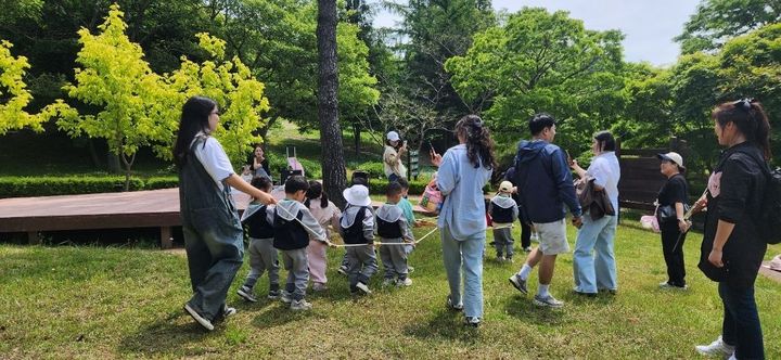 [안동=뉴시스] 숲 체험 프로그램. (사진=경북도 제공) 2025.03.10. photo@newsis.com *재판매 및 DB 금지