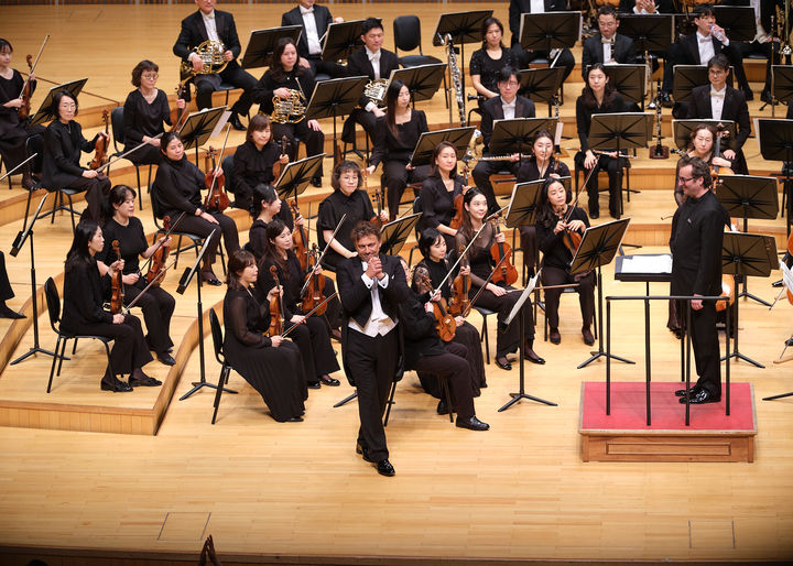 [서울=뉴시스] 지난 7일 서울 송파구 롯데콘서트홀에서 테너 요나스 카우프만이 '오페라 갈라 콘서트' 무대에 올랐다.(사진=롯데문화재단 제공) 2025.03.10. photo@newsis.com *재판매 및 DB 금지