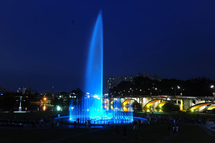 [진주=뉴시스]진주남강음악분수대 운영 재개.(사진=진주시 제공).2025.03.11.photo@newsis.com *재판매 및 DB 금지