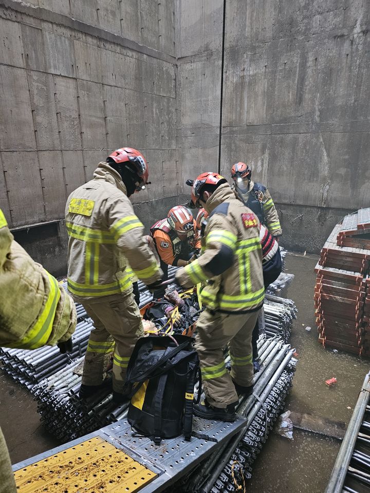 11일 강남소방서에 따르면 이날 오전 8시12분께 서울 강남구 청담동의 한 공사현장 지하 8층에서 폭발 사고가 발생했다. (사진=강남소방서 제공) *재판매 및 DB 금지