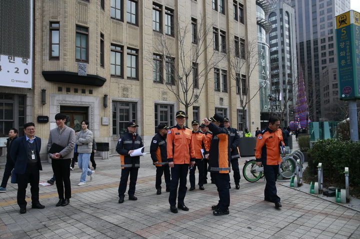 [서울=뉴시스] 대규모 도심 집회 관련 현장 점검. 2025.03.12. (사진=서울시 제공) *재판매 및 DB 금지