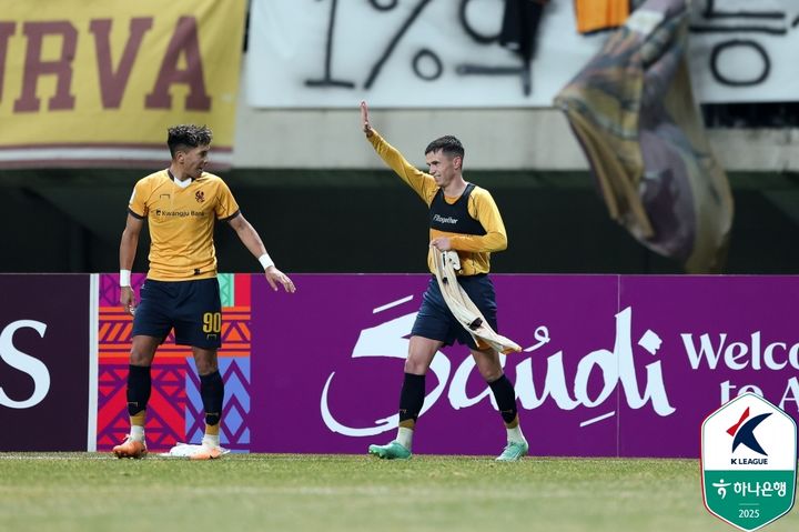 [서울=뉴시스] 프로축구 K리그1 광주FC의 아사니. (사진=한국프로축구연맹 제공) *재판매 및 DB 금지
