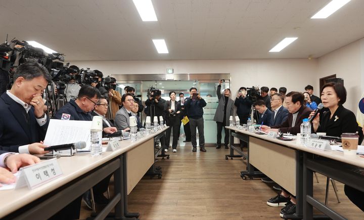 [서울=뉴시스] 오영주 중소벤처기업부 장관이 지난 3월 12일 경기 화성시 지제이알미늄에서 열린 '미 철강·알루미늄 관세 부과에 따른 수출 중소기업 현장 간담회'에서 발언하고 있다. (사진=중소벤처기업부 제공) 2025.04.18. photo@newsis.com *재판매 및 DB 금지