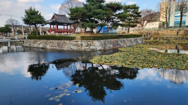 [음성=뉴시스] 충북 음성군 설성공원 경호정. (사진=음성군 제공) photo@newsis.com *재판매 및 DB 금지