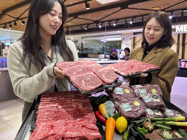 [대구=뉴시스] 롯데백화점 대구점은 입안 가득 행복을 선사할 '한우 대축제'를 진행한다. (사진 = 롯데백화점 제공) 2025.03.13. photo@newsis.com *재판매 및 DB 금지