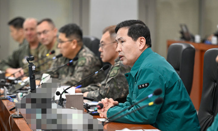 [서울=뉴시스] 김선호 국방부장관 직무대행은 13일 오전 지작사·지구사를 방문해 2025년 자유의 방패(FS·프리덤실드)에 참가 중인 한미 장병들을 격려하고, 확고한 군사대비태세 유지를 당부했다. (사진=국방부 제공) 2025.03.13. photo@newsis.com *재판매 및 DB 금지