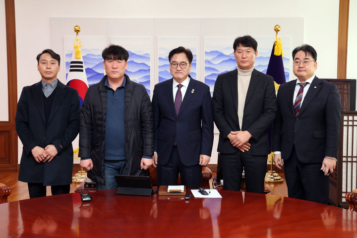 우원식 국회의장은 13일 12·29 여객기참사 유가족 협의회를 만나 관련 특별법 제정에 최선을 다하겠다는 의사를 재차 밝혔다.[사진=국회의장실 제공] *재판매 및 DB 금지