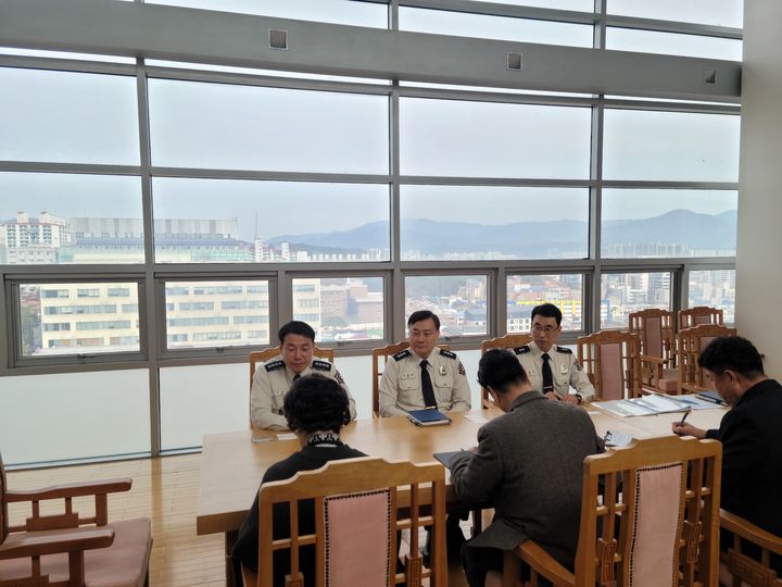 [대구=뉴시스] 대구강북소방서는 13일 보건대학교와 전문의용소방대 설치를 위한 업무회의를 개최했다. (사진=대구강북소방서 제공) 2025.03.13. photo@newsis.com *재판매 및 DB 금지