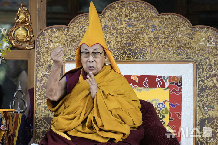 달라이 라마, 그래미 첫 수상···중국 "정치적 책략"